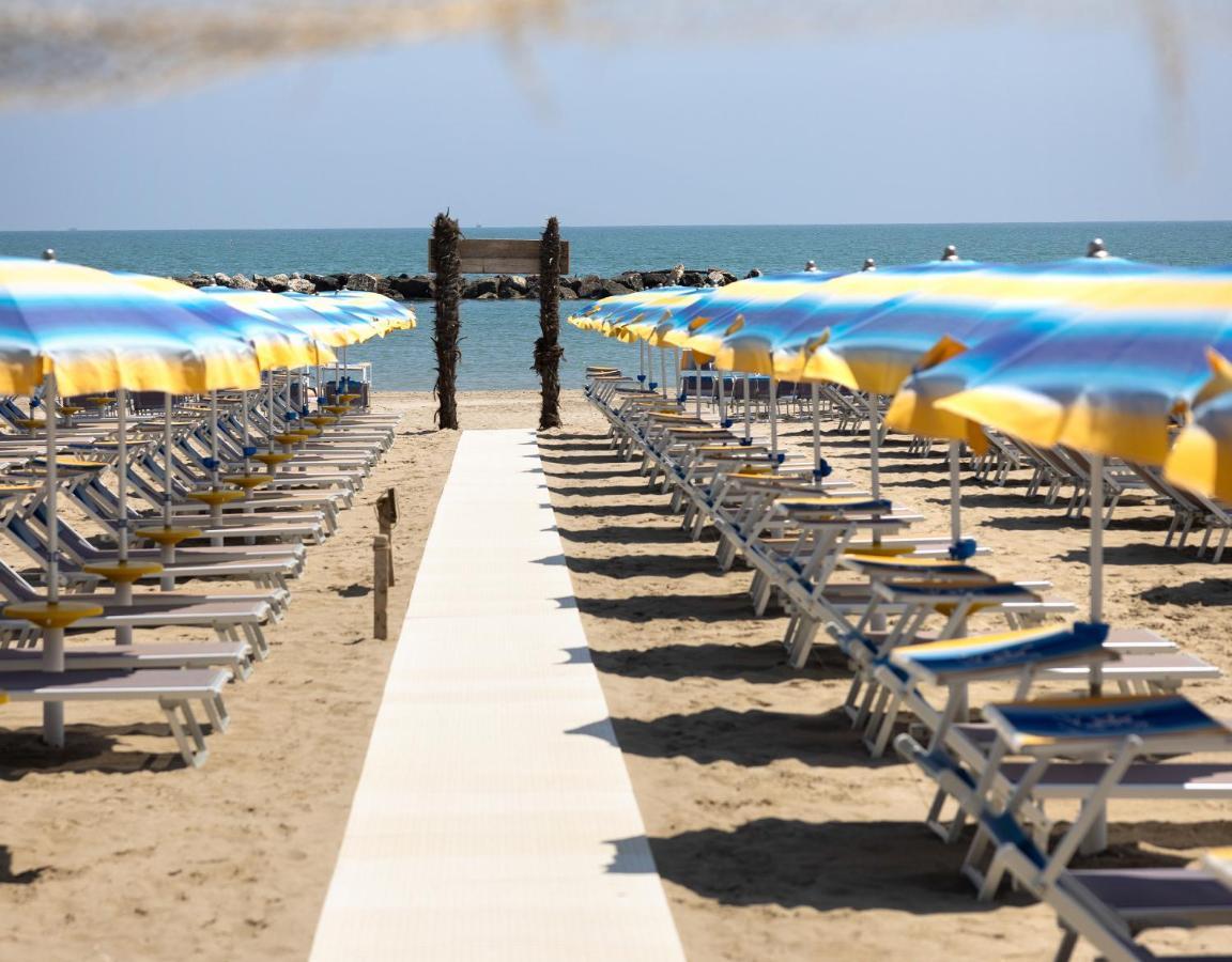 Hotel Constellation Lido Di Savio Kültér fotó