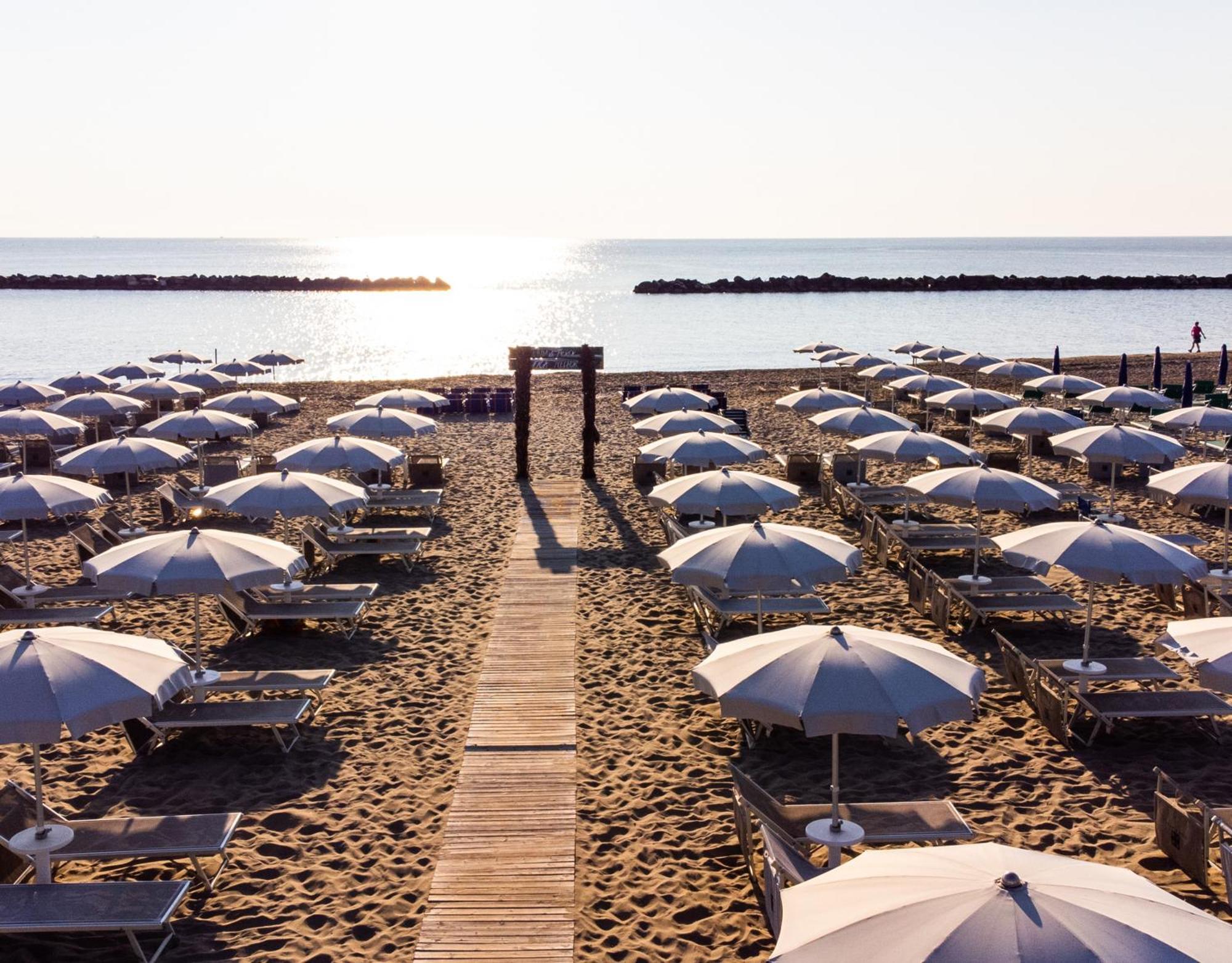Hotel Constellation Lido Di Savio Kültér fotó